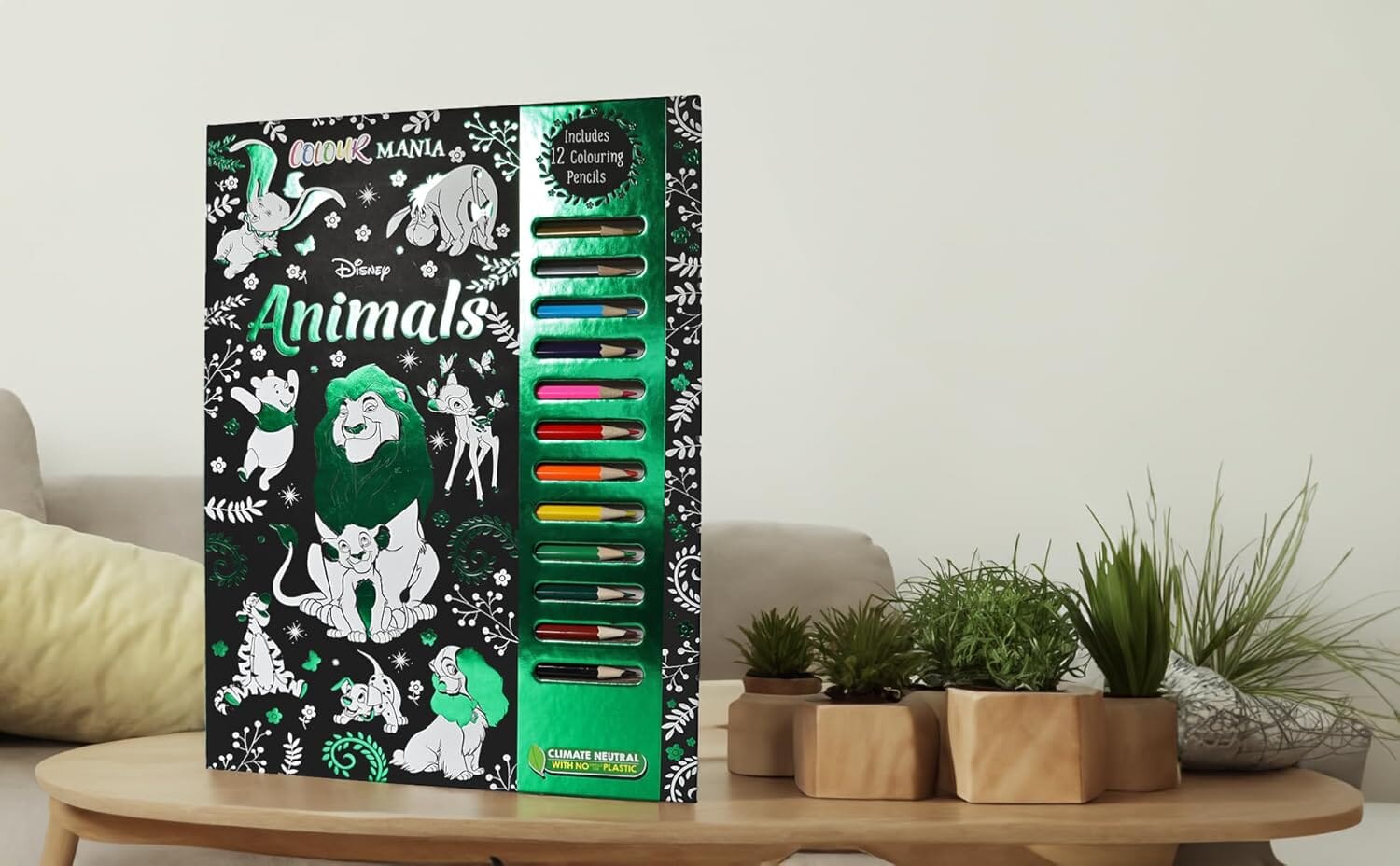Disney: Animals Colouring Book With 12 colouring pencils! by Walt Disney - Ages 10-18 - Paperback - Image 4