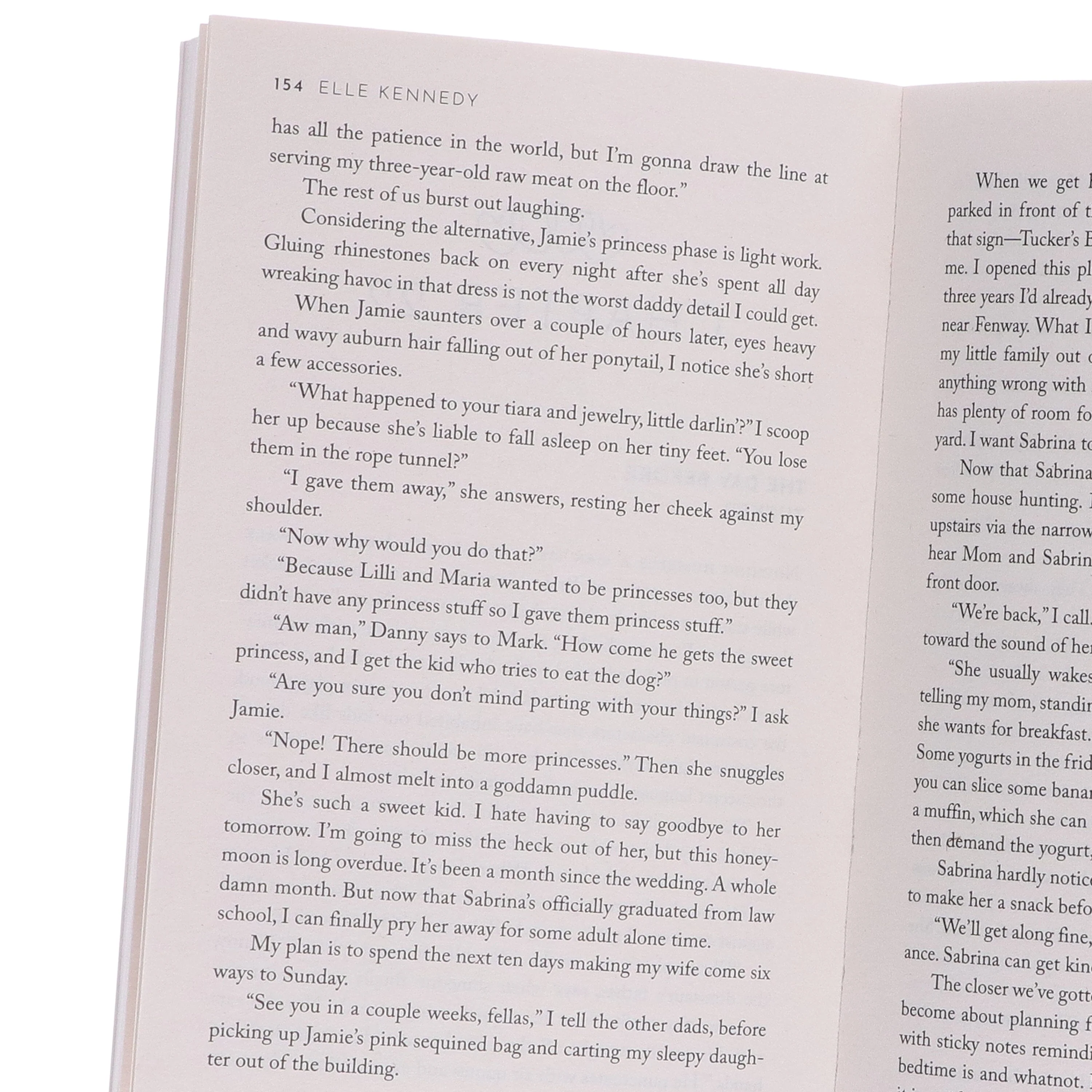 Off-Campus Series By Elle Kennedy 5 Books Sprayed Edge Collection Box Set - Fiction - Paperback - Image 8