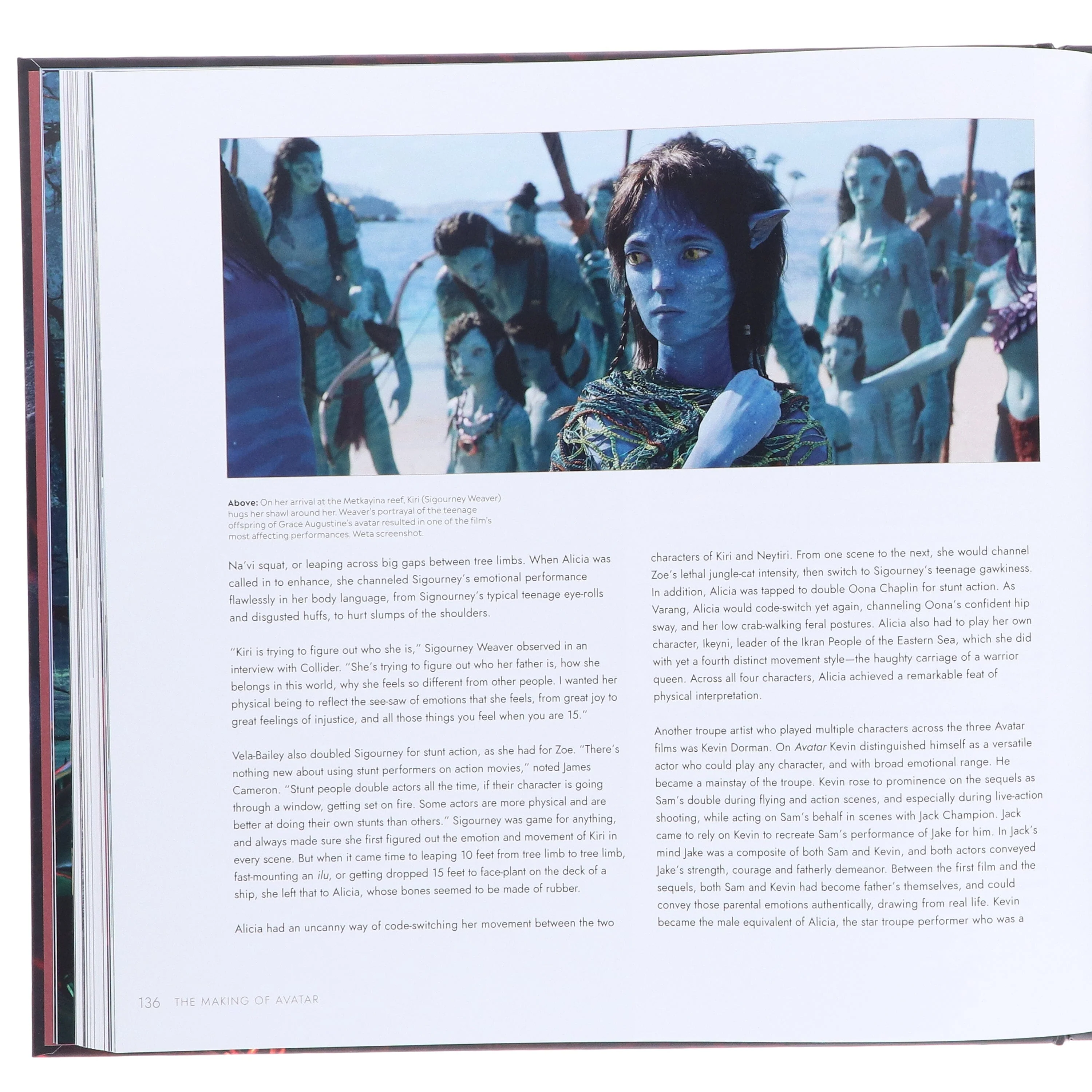 The Making of Avatar: Avatar | Avatar: The Way of Water | Avatar: Fire and Ash by Joe Fordham - Ages 13+ - Hardback - Image 5